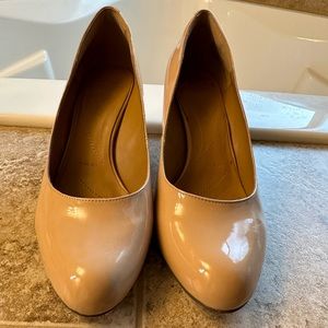 Clarks pumps, nude/tan/beige, size 9 Wide (40)